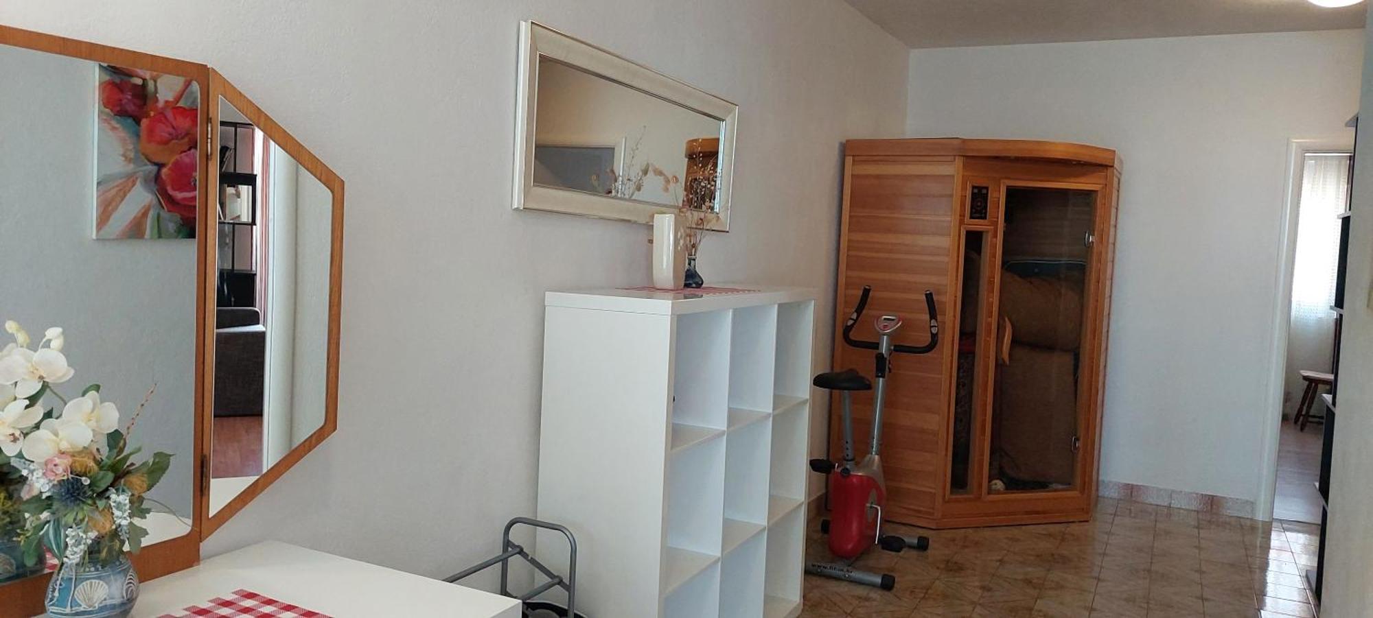 Apartman Ll S Pogledom I Izmedu Splita I Trogira Su Kastela Dalmacija Hrvatska Exterior photo