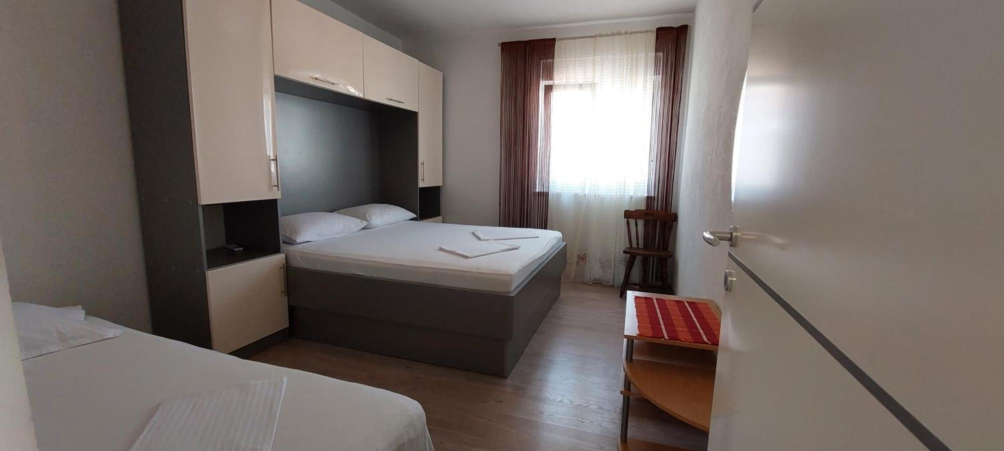 Apartman Ll S Pogledom I Izmedu Splita I Trogira Su Kastela Dalmacija Hrvatska Exterior photo